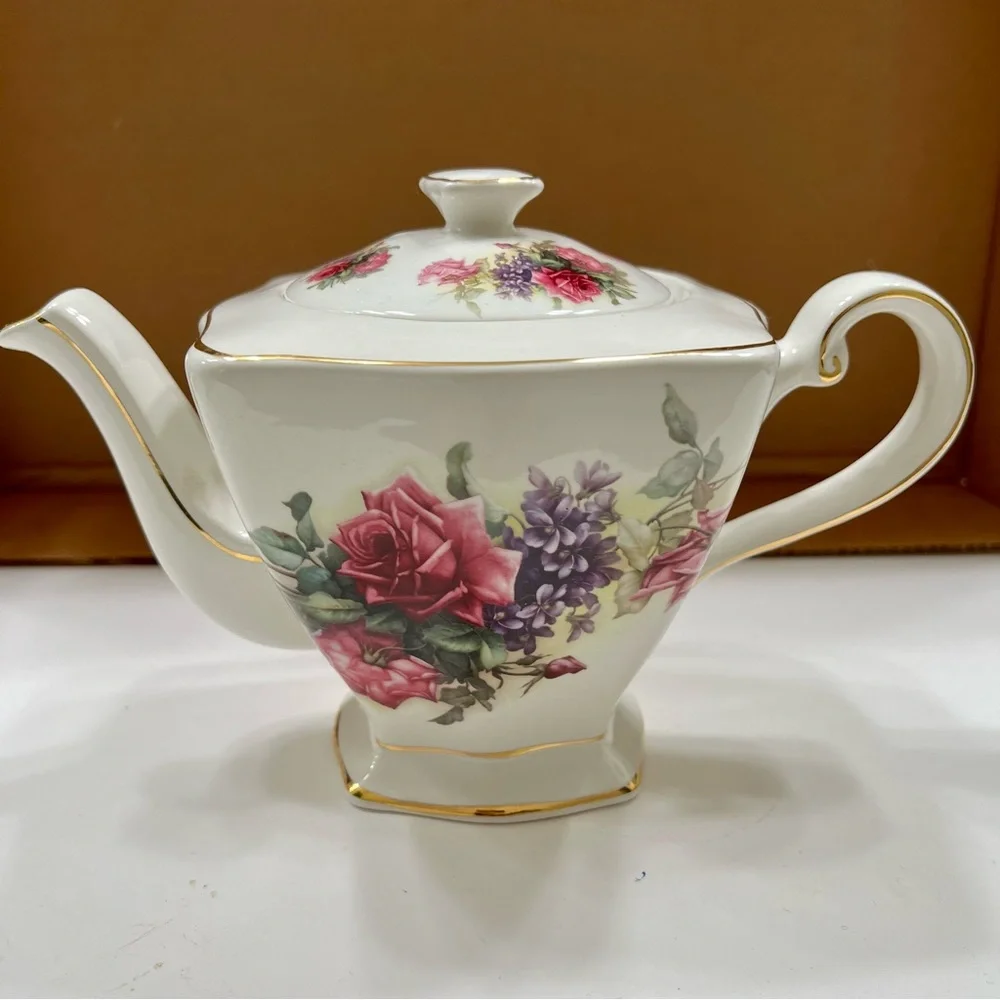 RARE Vintage Crown‎ Dorset Staffordshire England Teapot Floral Rose Gold Trim